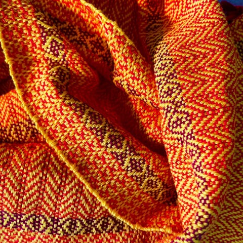 Singularitaet-Coma_handgefertigte-Einzelstücke_Gold_Schal_Baumwolle_7jpg