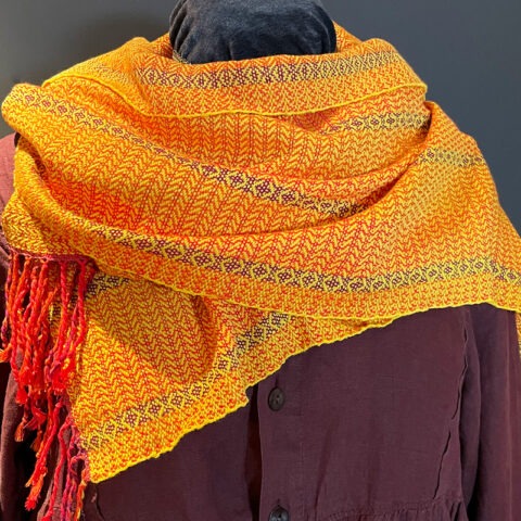 Singularitaet-Coma_handgefertigte-Einzelstücke_Gold_Schal_Baumwolle_7jpg