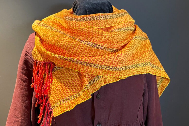 Singularitaet-Coma_handgefertigte-Einzelstücke_Gold_Schal_Baumwolle_7jpg