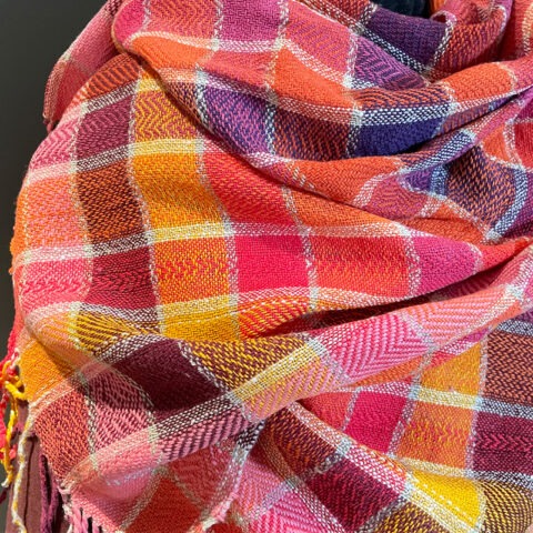 Singularitaet-Coma_handgefertigte-Einzelstuecke_-Sommertuch_kariert_Baumwolle.3