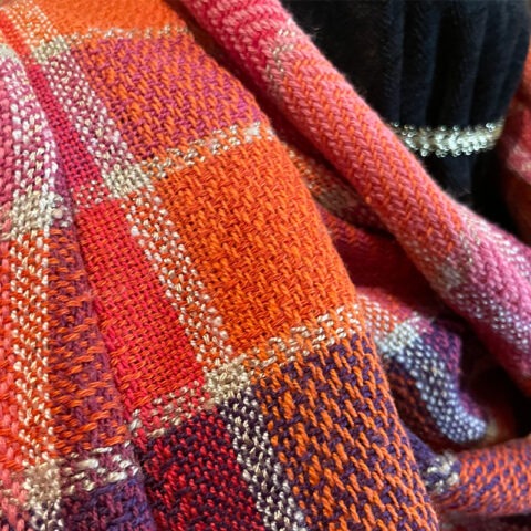 Singularitaet-Coma_handgefertigte-Einzelstuecke_-Sommertuch_kariert_Baumwolle.3