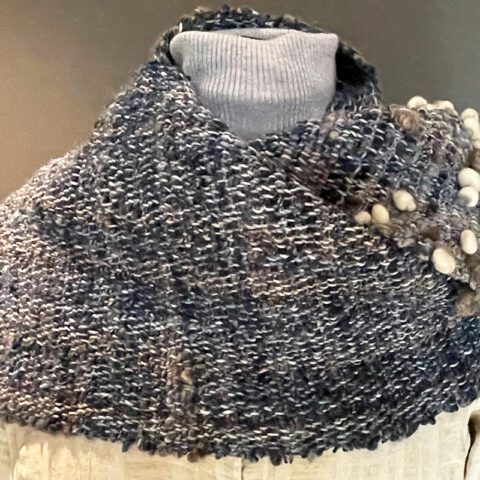 Singularitaet-Coma_handgefertigte-Einzelstuecke_Schal_Meer_Schnee_1