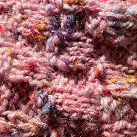 singularitaet-coma_handgefertigte-Einzelstuecke_Schal_strick_rot_1