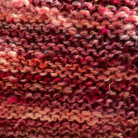 singularitaet-coma_handgefertigte-Einzelstuecke_Schal_strick_rot_1