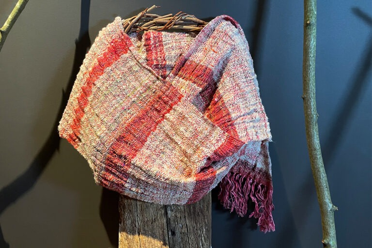 Singularitaet-Coma_handgefertigte-Einzelstücke_Schal_high-energy4