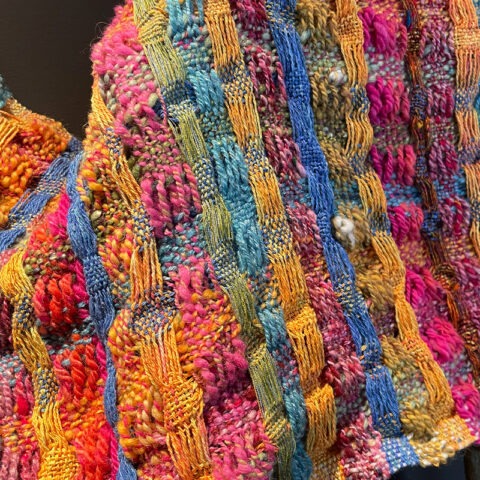 Singularitaet-Coma_handgefertigte-Einzelstuecke_schal_blumenwiese2